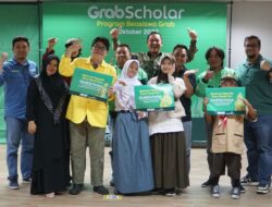 Belasan Anak Mitra Berprestasi di Manado Raih Beasiswa Grab