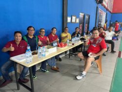 Disaksikan Ketua KONI Sulut, Ketua KPK Berolahraga Bulutangkis dan Support Anak-anak Sulut