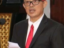 Rektor Berty Lantik Pimpinan Fakultas Kedoktern