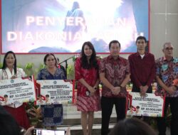 Wagub Kandouw Serahkan Diakonia di Ibadah Paskah Bersama Pemprov Sulut