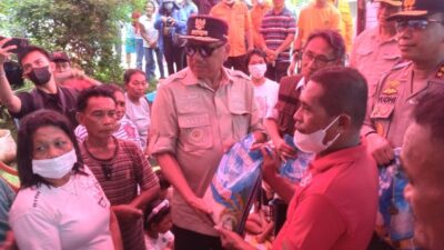 Bawa Bantuan, Gubernur Olly Lihat Langsung Warga Terdampak Akibat  Erupsi Gunung Ruang