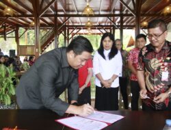 Wagub Kandouw Berikan Bantuan Hibah Rumah-rumah Ibadah, Ingatkan Tokoh Agama Tentang Peningkatan SDM