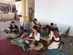 Putra-Putri FEB Unsrat Bagikan Pengetahuan Kepada Anak-anak Bertempat Tinggal Kompleks Pasar Bersehati