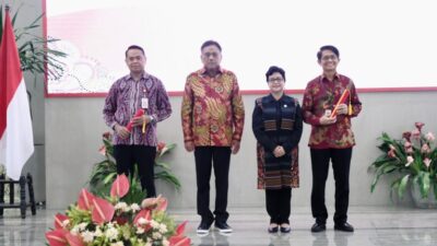 Pengawasan Berjalan Baik, Gubernur Olly Kukuhkan dan Serah Terima Kepala OJK Sulutgomalut 