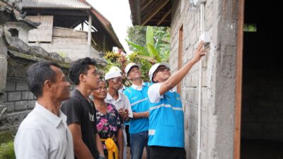 HLN Ke-80, PLN Sambung Gratis Listrik Rumah Warga Pra Sejahtera di Bali