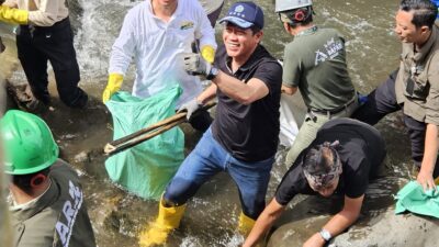 Gelar Aksi Bersih DAS Ciliwung, Dirut Darmawan: Tanggungjawab PLN Tak Hanya Listrik Tapi Jaga Bumi