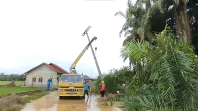 Menteri ESDM Bahlil Percepat Pemulihan Pasokan Listrik di Aceh, Sumatera Utara dan Sumatera Barat