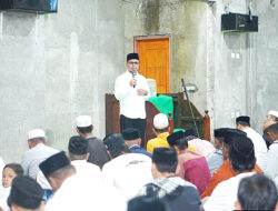 Pimpin Safari Ramadan di Bintauna, Bupati Sirajudin Serahkan Bantuan dan Ajak Warga Dukung Pembangunan Masjid