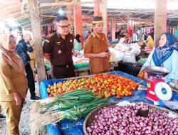 Pemkab Boltara Sidak Pasar Boroko, Pastikan Harga Bahan Pokok Tetap Stabil