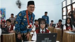 Bupati Joune Ganda Tinjau TKA SD Unklab, Dorong Pola Pikir Kritis Sejak Dini